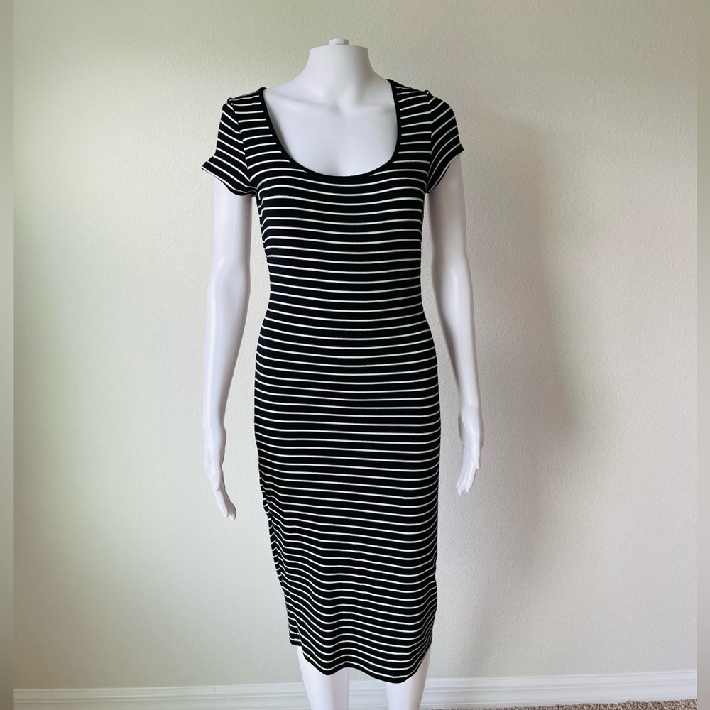 Apt 9 black and white striped dress
